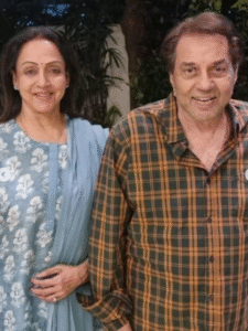 अभिनेता धर्मेंद्र की याद में हेमा मालिनी ने शेयर की खास पलों की तस्वीरें