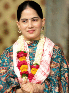 जय किशोरी प्रिंटेड सूट में लगी खूबसूरत, तस्वीरें देख नजरे हटाना मुश्किल