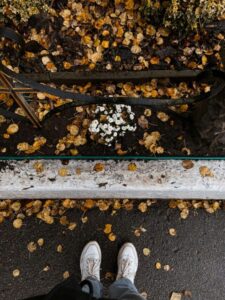 जूतों से बदबू दूर करने के लिए इन टिप्स को फॉलो करें