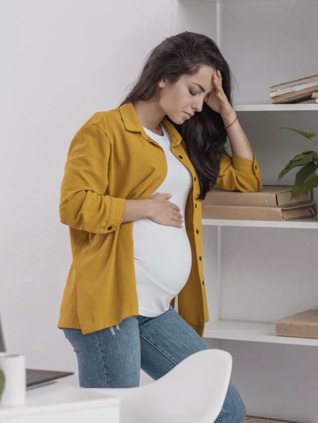 प्रेग्नेंट महिलाएँ कैसे रखे गर्मी में अपना ध्यान