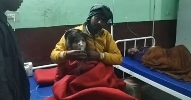 Sitapur News: फूड प्वाइजनिंग से कस्तूरबा गांधी विद्यालय की 8 छात्राएं अस्पताल में भर्ती