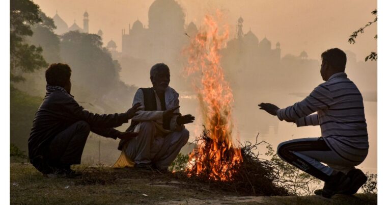 UP Winter School: उत्तर प्रदेश में फिर बढ़ीं स्कूलों की छुट्टियां, प्रशासन ने लिया बड़ा फैसला