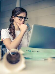 महिलाओं से कभी न पूछें ये 7 सवाल