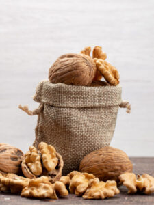 अखरोट के फायदे और नुकसान