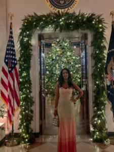 व्हाइट हाउस क्रिसमस पार्टी में मल्लिका शेरावत का ग्लैमरस लुक