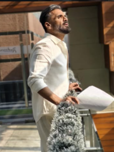 सुनील शेट्टी ने छोड़ा करोड़ों का तंबाकू विज्ञापन