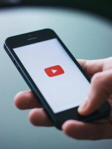 एक गलती और बंद हो सकती है YouTube की कमाई! जानिए पूरे नियम