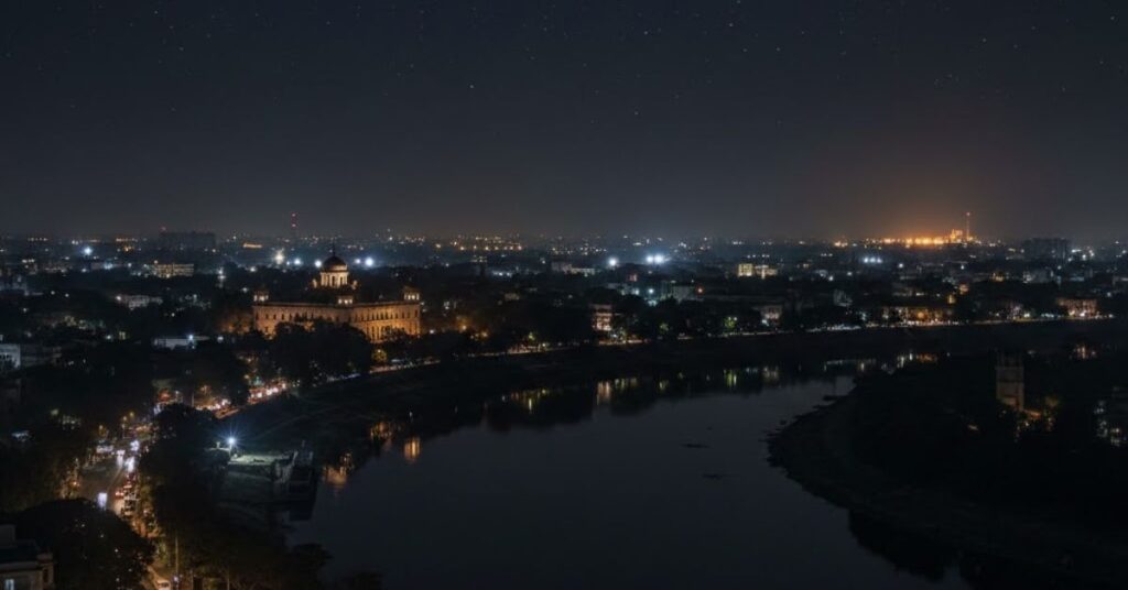 UP Blackout: राजधानी लखनऊ समेत 75 जिलों में आज ब्लैकआउट मॉक ड्रिल