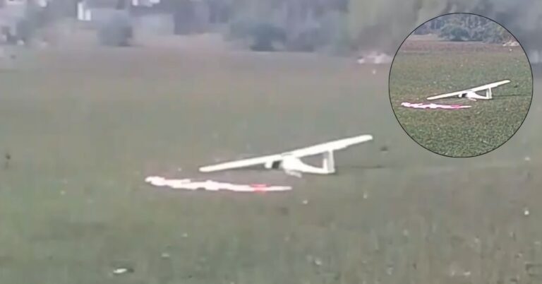 UP Plane Crash: प्रयागराज में भारतीय वायु सेना का ट्रेनी विमान हुआ क्रैश, दोनों पायलट सुरक्षित