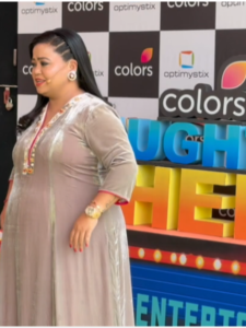 काजू के जन्म की खुशी में भारती सिंह ने पैपराजी को बांटी मिठाई