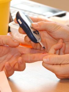 सर्दियों में शुगर कंट्रोल  के लिए 10जरूरी टिप्स