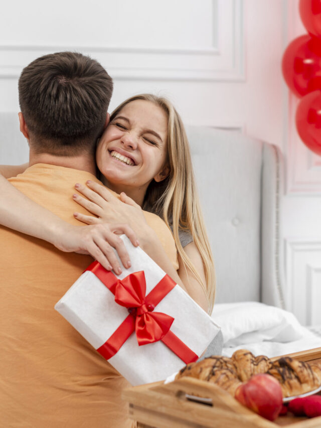 इस वेलेंटाइन डे अपने लव वन को दें खास गिफ्ट