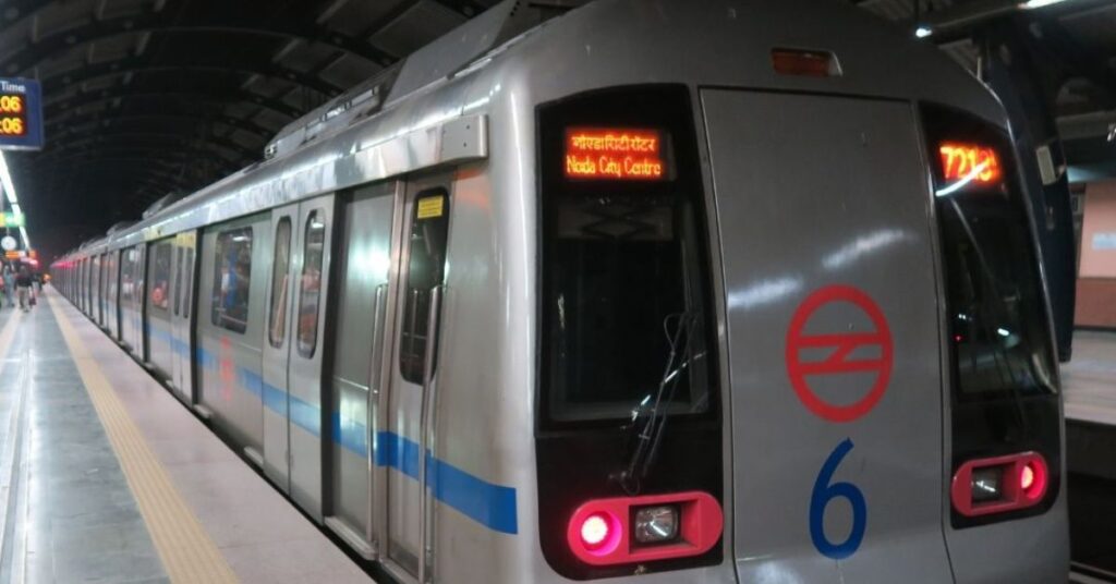 Delhi metro suicide: उत्तम नगर ईस्ट मेट्रो स्टेशन पर 12वीं के छात्र ने किया सुसाइड