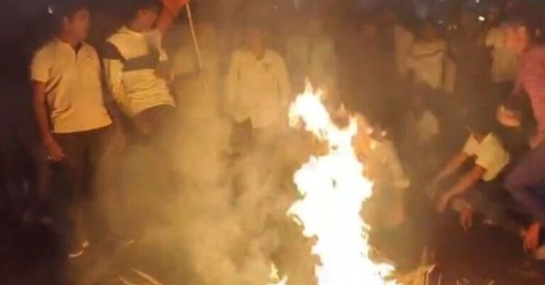 Maharashtra News: परिवार के सामने से युवती को उठा ले गए बदमाश, विरोध में पुणे-सोलापुर हाईवे जाम