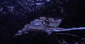 Mata Vaishno Devi भवन की सुरक्षा में चूक, कंटेंट क्रिएटर ने रिकॉर्ड किया वीडियो
