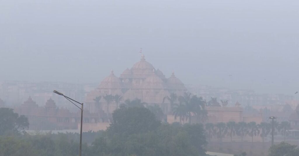 Weather update: उत्तर भारत में ठंड का सितम जारी, IMD ने जारी किया येलो अलर्ट