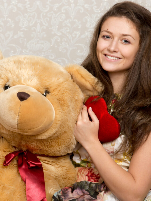 टेडी डे पर पार्टनर को दें ये 5 कस्टमाइज्ड गिफ्ट्स