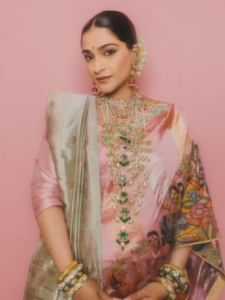 सोनम कपूर ने साड़ी लुक में ढाया कहर