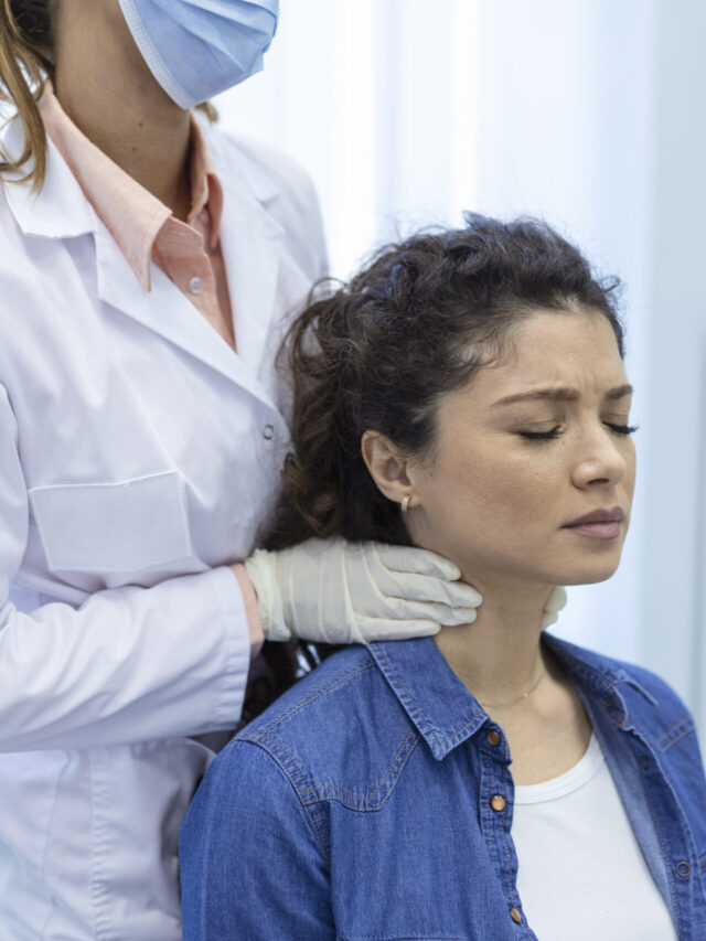 क्या हैं थायरॉयड के शुरुआती लक्षण? अभी जानें, वरना …