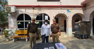 Greater Noida News: ग्रेटर नोएडा में फर्जी वीजा गैंग का पर्दाफाश! गौर सिटी मॉल में खुला था ठगी का ऑफिस