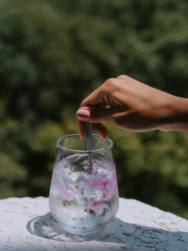 क्या वाकई ठंडा पानी शरीर को अंदर से ठंडा करता है?