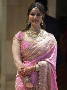 सारा तेंदुलकर का शाही अंदाज