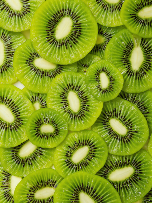 किवी के 10 फायदे जो शायद नहीं जानते होंगे आप