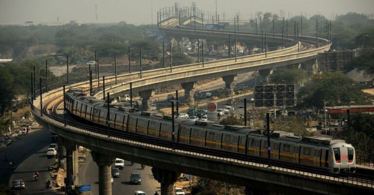 Holi 2026: होली के दिन दिल्ली मेट्रो और नमो भारत मेट्रो के संचालन समय में बड़ा बदलाव