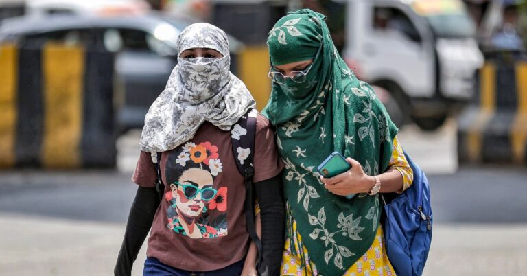 Delhi-NCR Weather: दिल्ली-एनसीआर में बदला मौसम का मिजाज, बादल और तेज हवाओं से राहत