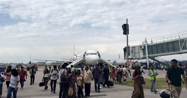IndiGo flight में यात्री का पावर बैंक फटने से मची अफरा-तफरी, 5 यात्री घायल