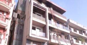 दिल्ली के Vivek Vihar में भीषण आग, 9 लोगों की मौत