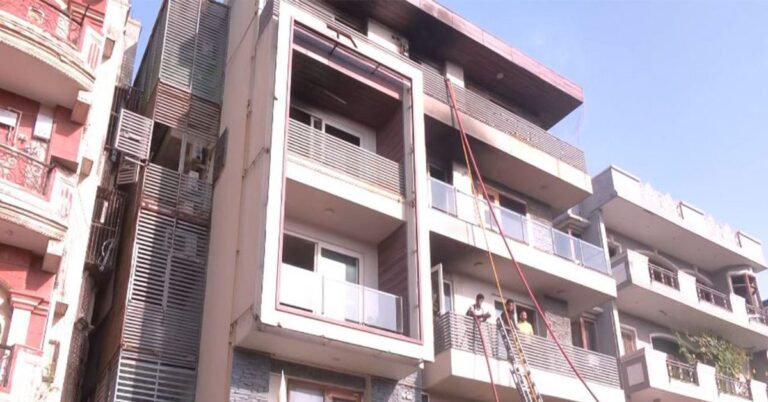 दिल्ली के Vivek Vihar में भीषण आग, 9 लोगों की मौत
