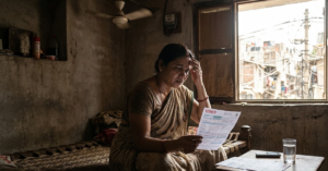 Delhi Electricity Bill: दिल्ली में बिजली उपभोक्ताओं को बड़ा झटका, अब हर महीने महंगी होगी बिजली
