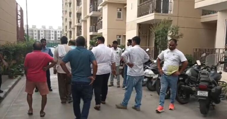 Gurugram News: लिफ्ट अटकने पर युवकों ने ऑपरेटर को पीटा, फोड़ दी आंख