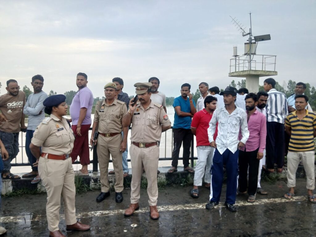 Bijnor News: मालन नदी में नहाने गए 3 किशोर तेज बहाव में बहे, 16 घंटे बाद भी 2 लापता, Rescue Operation जारी