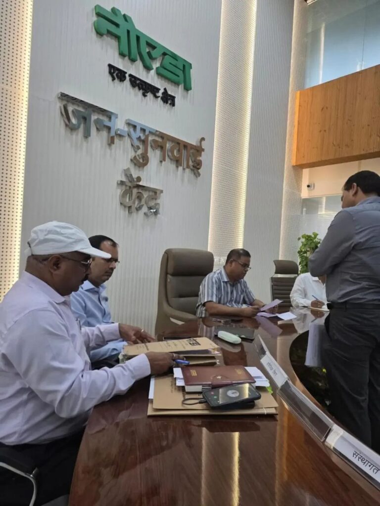 Noida Jan Sunwai 2026: CEO Krishna Karunesh ने अधिकारियों को दिए सख्त निर्देश, शिकायतों का होगा समयबद्ध समाधान