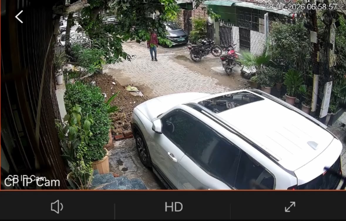 गाजियाबाद भाजपा नेता के घर चोरी: टेबल से मोबाइल लेकर फरार हुआ चोर, CCTV फुटेज से तलाश जारी