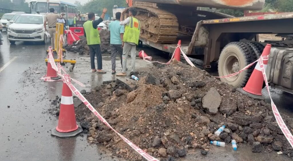 गुरुग्राम में बारिश के बाद ट्रैफिक हुआ बेहाल: NH-48 पर सड़क धंसने से लंबा जाम, पुलिस ने जारी किया Traffic Advisory