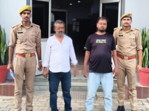 अलीगढ़ संपत्ति विवाद फायरिंग: दो सगे भाइयों के परिवार में विवाद, लाइसेंसी राइफल से फायरिंग का आरोप