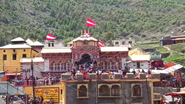 बद्रीनाथ धाम चढ़ावा विवाद: कांग्रेस ने सरकार पर साधा निशाना, निष्पक्ष जांच की उठाई मांग