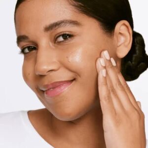 Clinique Moisture Surge Sheertint vs Maybelline Skin Tint: Which Should You Use for Daily Use? 