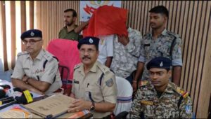 Giridih District Public Relations Office Theft Case: जनसंपर्क कार्यालय चोरी का खुलासा, दो आरोपी गिरफ्तार