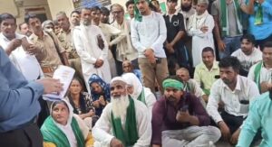 Sahaswan Tehsil Gherao: अतुल तोमर ने किया तहसील का घेराव