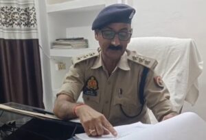 Sitapur News बेसमेंट में चल रही लाइब्रेरी और प्राइवेट अस्पताल पर उठे सवाल, प्रशासन पर लापरवाही के आरोप