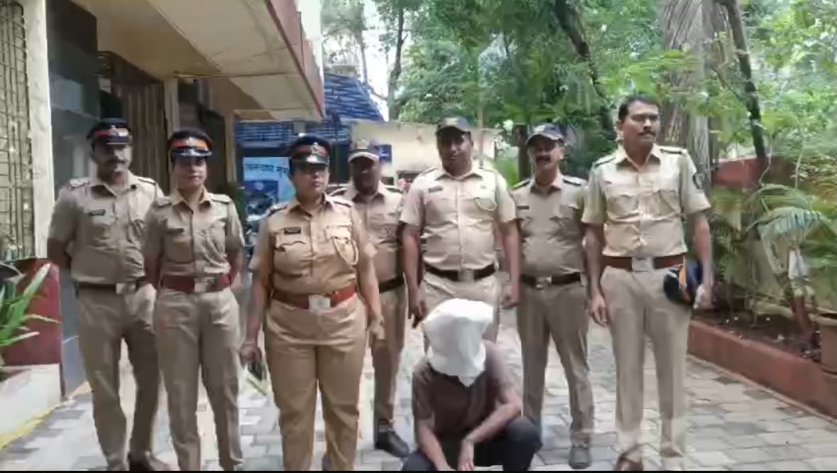 Dahisar Police: 250 चोरी और गुम हुए मोबाइल फोन मालिकों को लौटाए