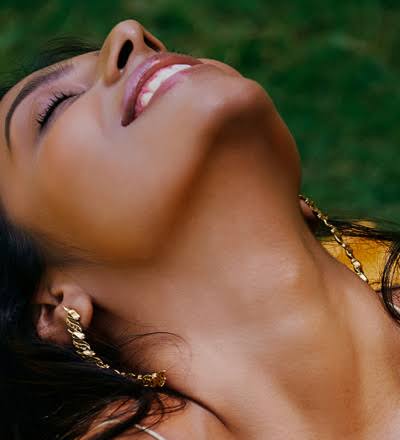 Skincare tips for Indian skin: Simple and effective ways to maintain healthy, glowing skin.

Image Credit:
Photo: Tweak India / Mayank Mudnaney

The Tweak India article identifies the featured image as “beauty tips for Indian skin” and credits the photograph to Mayank Mudnaney.
Source: Tweak India – 4 Beauty Tips for Indian Skin
