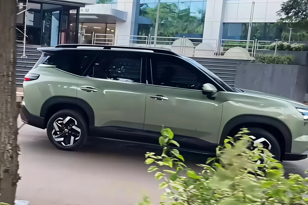MG Hector Tomahawk EV