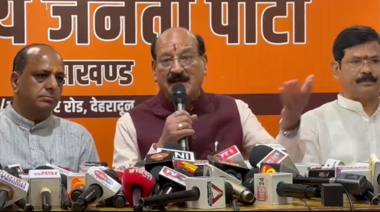 झारखंड छात्र आंदोलन पर सियासत तेज, बीजेपी ने हेमंत सरकार को घेरा
