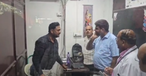 गोरखपुर जिला अस्पताल निरीक्षण: बच्ची हत्याकांड के बाद DM दीपक मीणा ने सुरक्षा व्यवस्था का लिया जायजा