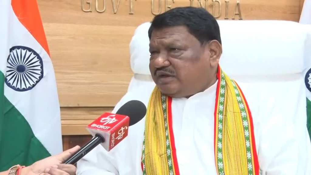 जुएल ओराम ने किसे जिम्मेदार बताया?
